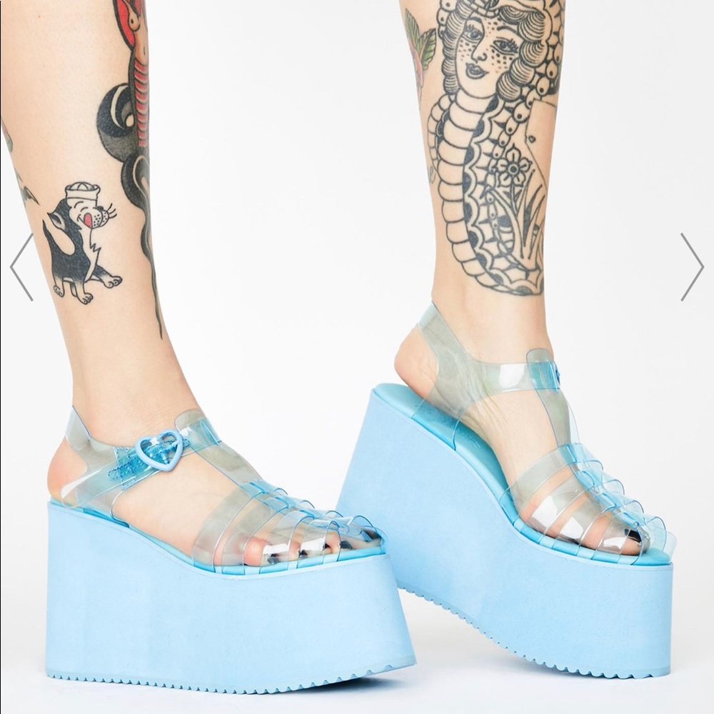 Platform blue jelly sandal